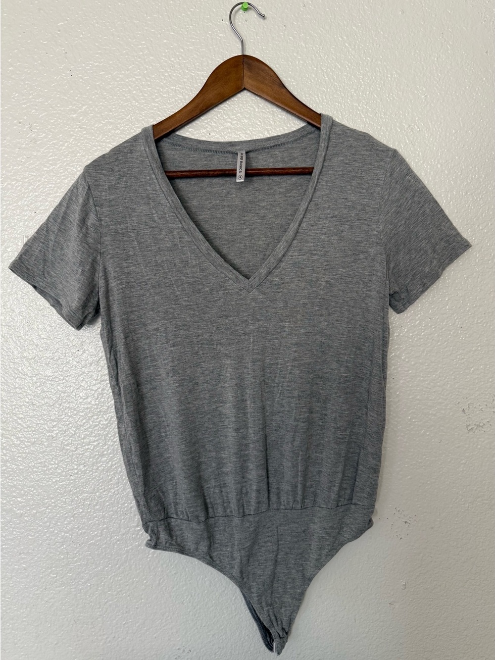 Lulus basics V-Neck Short Sleeve Bodysuit - Gray women’s size Small